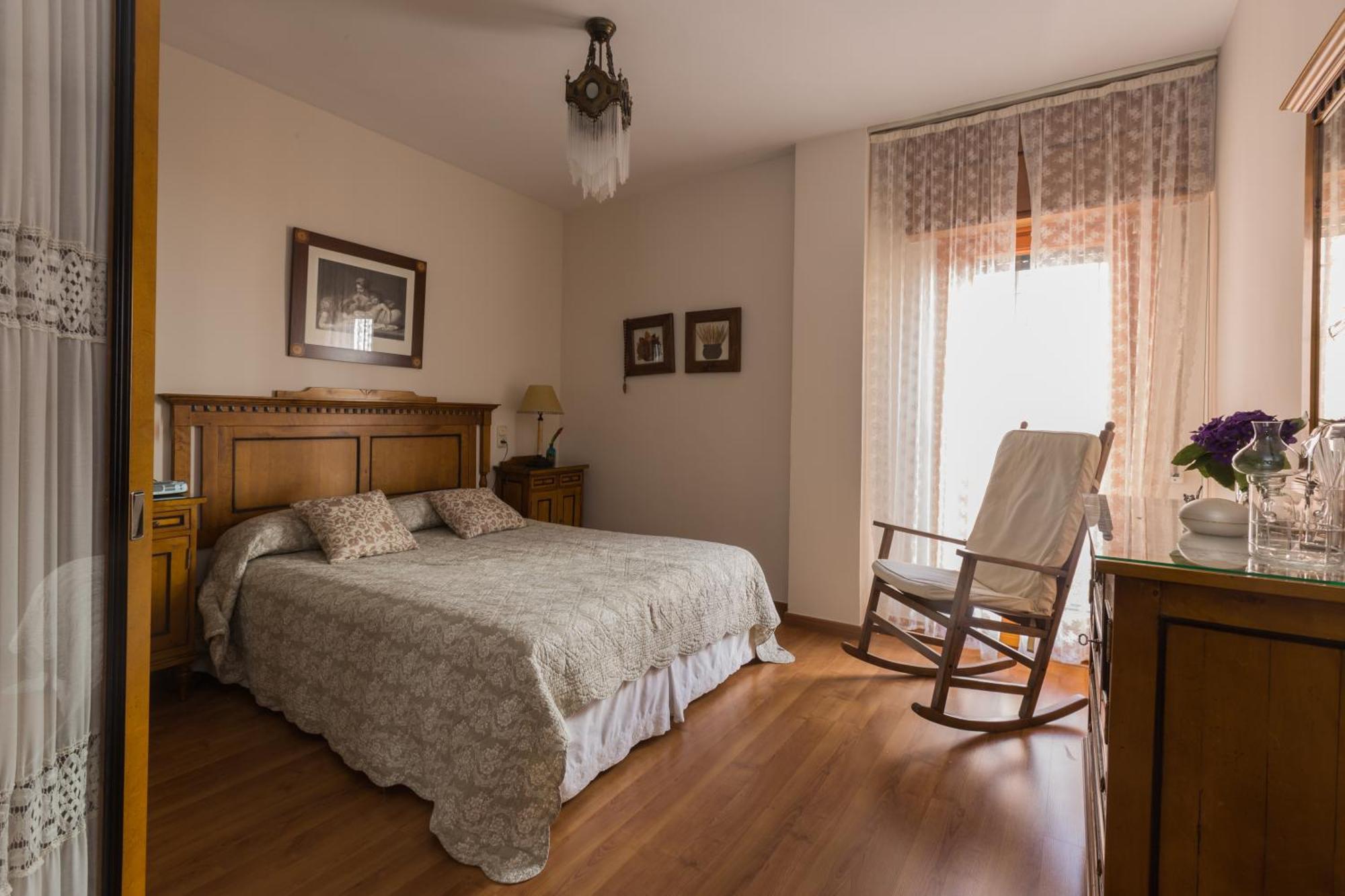 Gracia Suites - Centro Y Confort Con Parking Gratis Гранада Екстер'єр фото